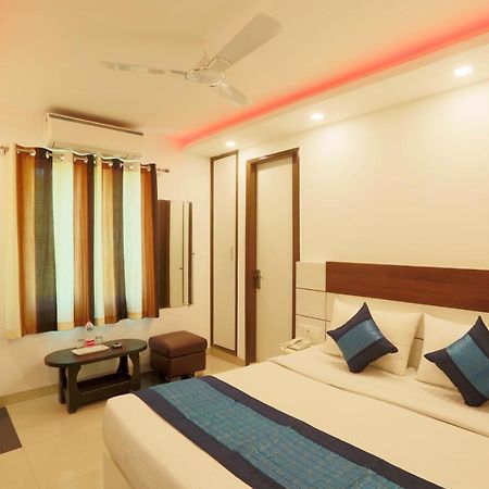 Hotel Ark Wood New Delhi Extérieur photo