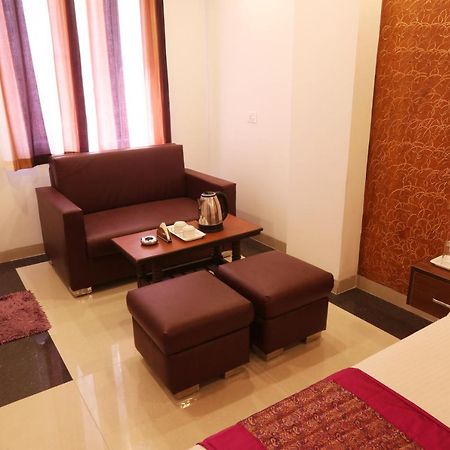 Hotel Ark Wood New Delhi Extérieur photo