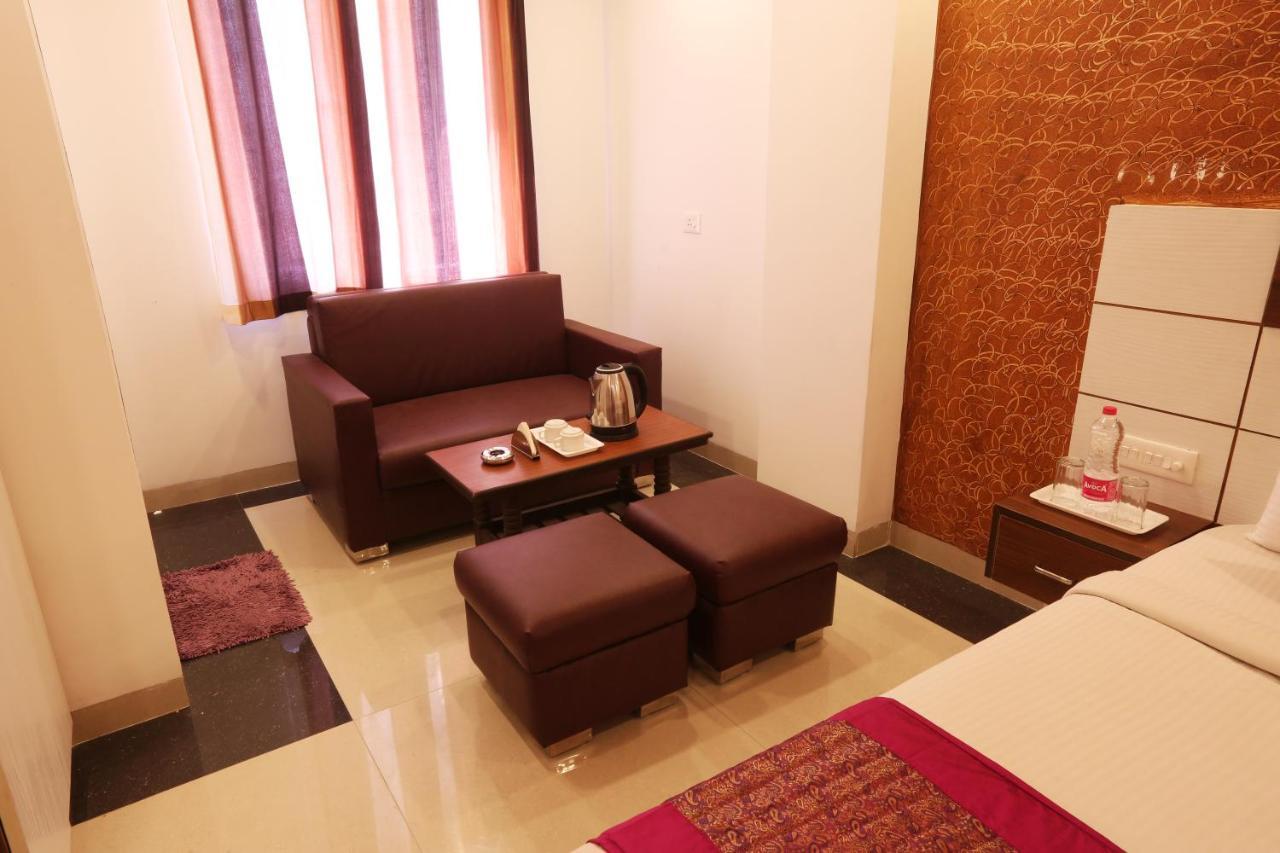 Hotel Ark Wood New Delhi Extérieur photo