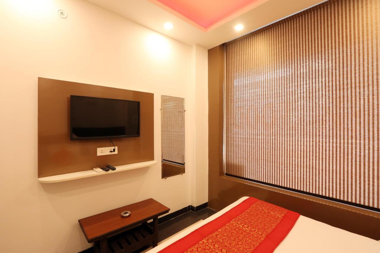 Hotel Ark Wood New Delhi Extérieur photo