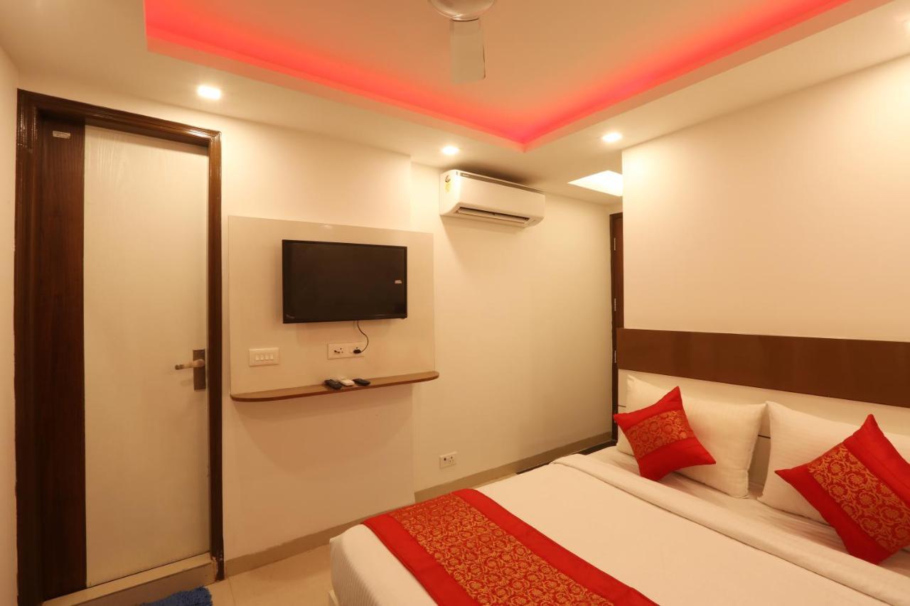 Hotel Ark Wood New Delhi Extérieur photo