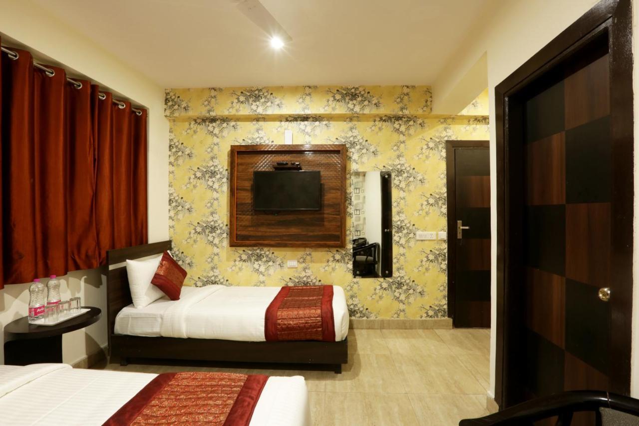 Hotel Ark Wood New Delhi Extérieur photo